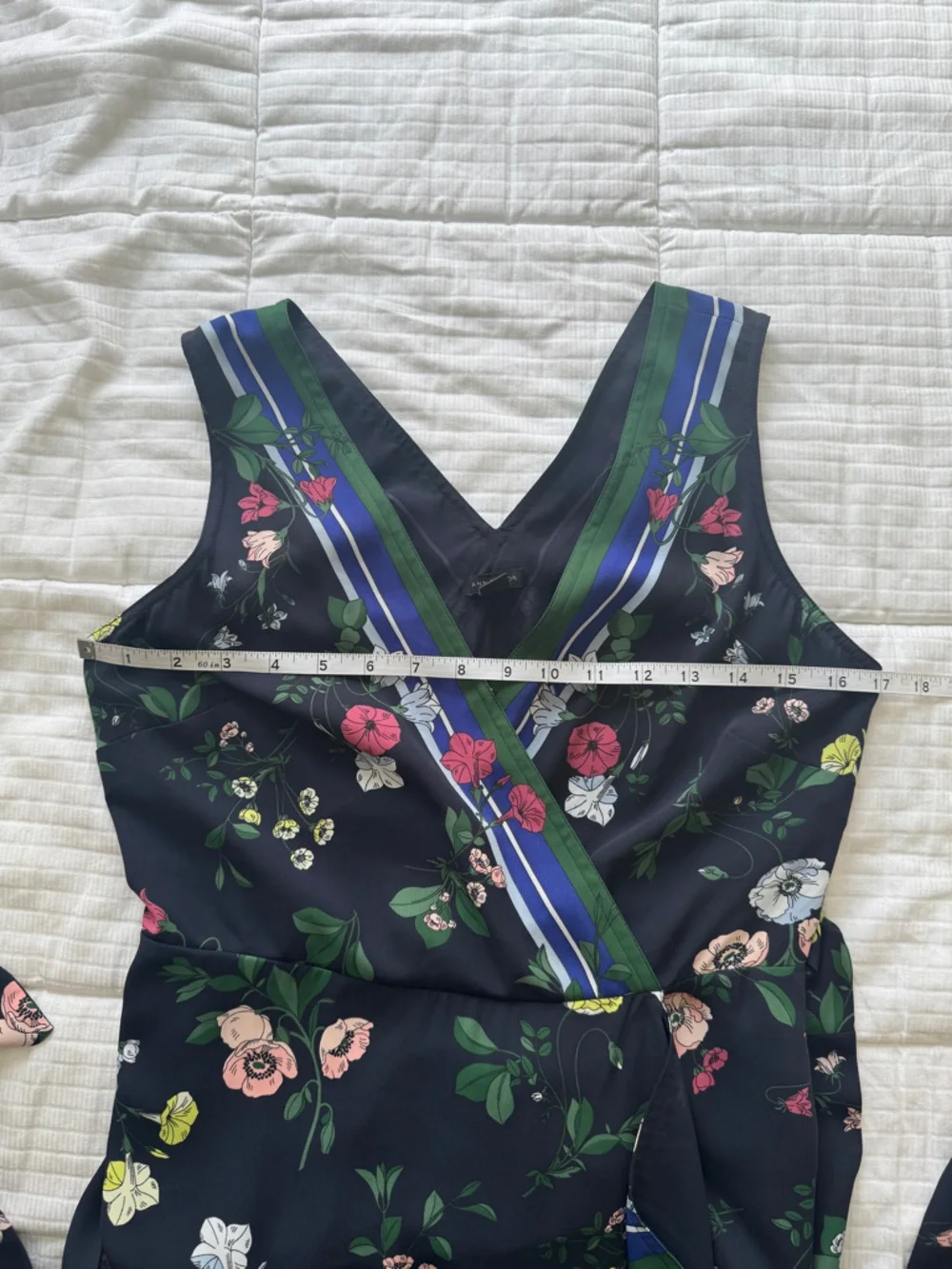 Ann Taylor flowy floral midi dress with tie waist, size 0 - Picture 7 of 11